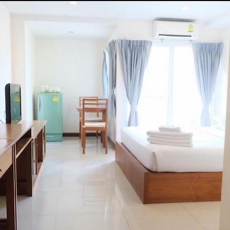 Oyo 1097 Thep Apartment Pattaya Zewnętrze zdjęcie