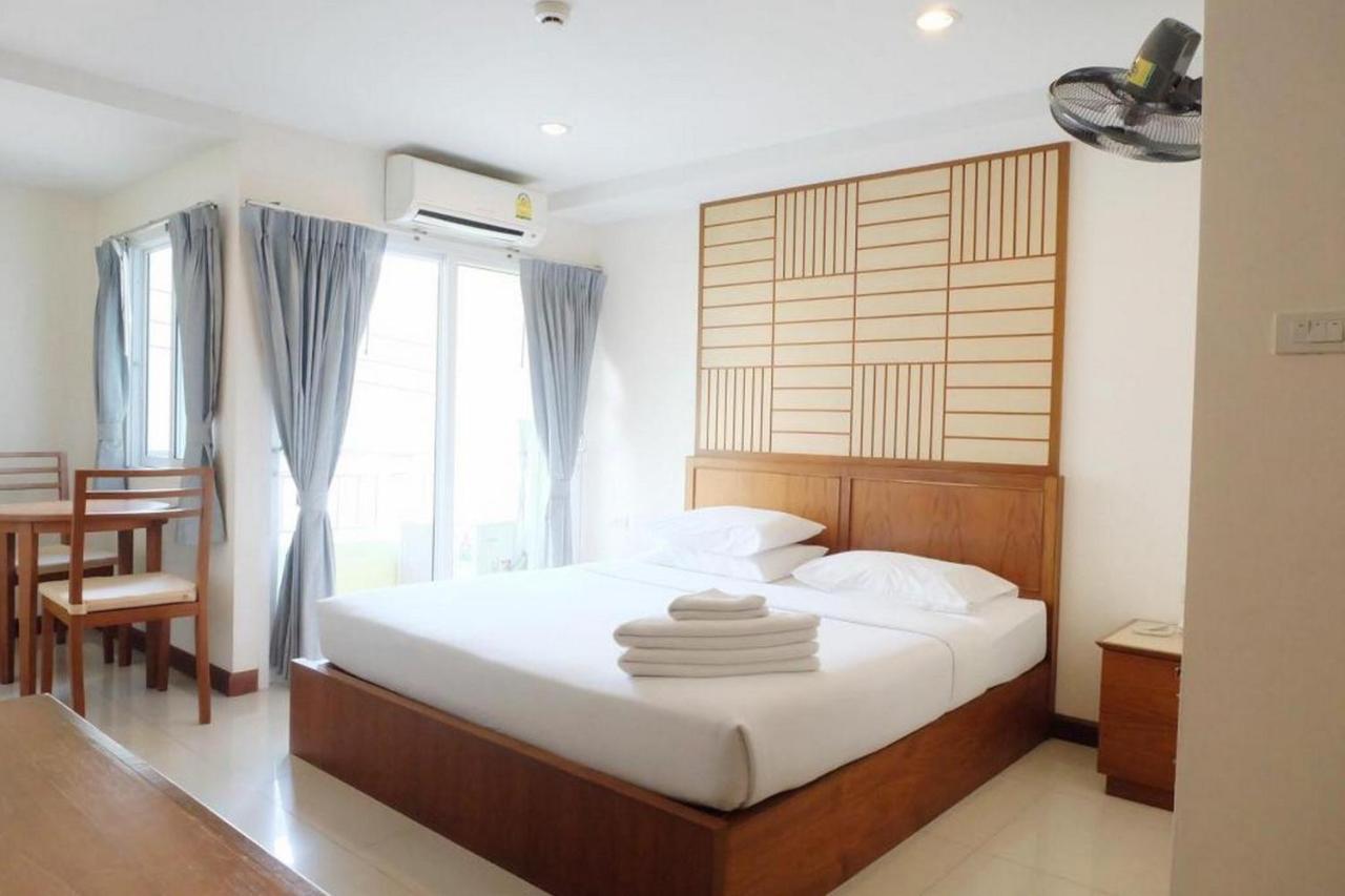 Oyo 1097 Thep Apartment Pattaya Zewnętrze zdjęcie