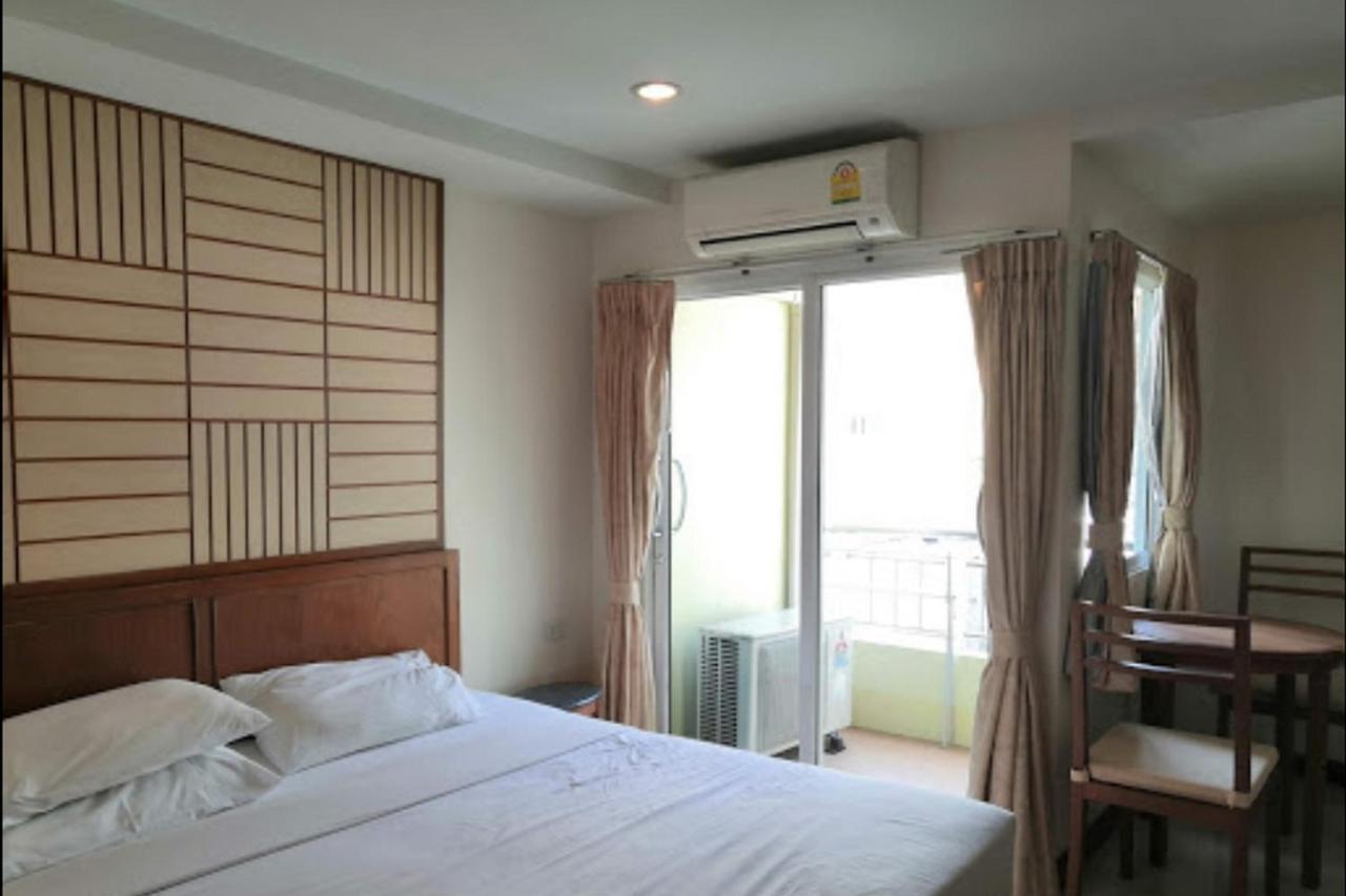 Oyo 1097 Thep Apartment Pattaya Zewnętrze zdjęcie